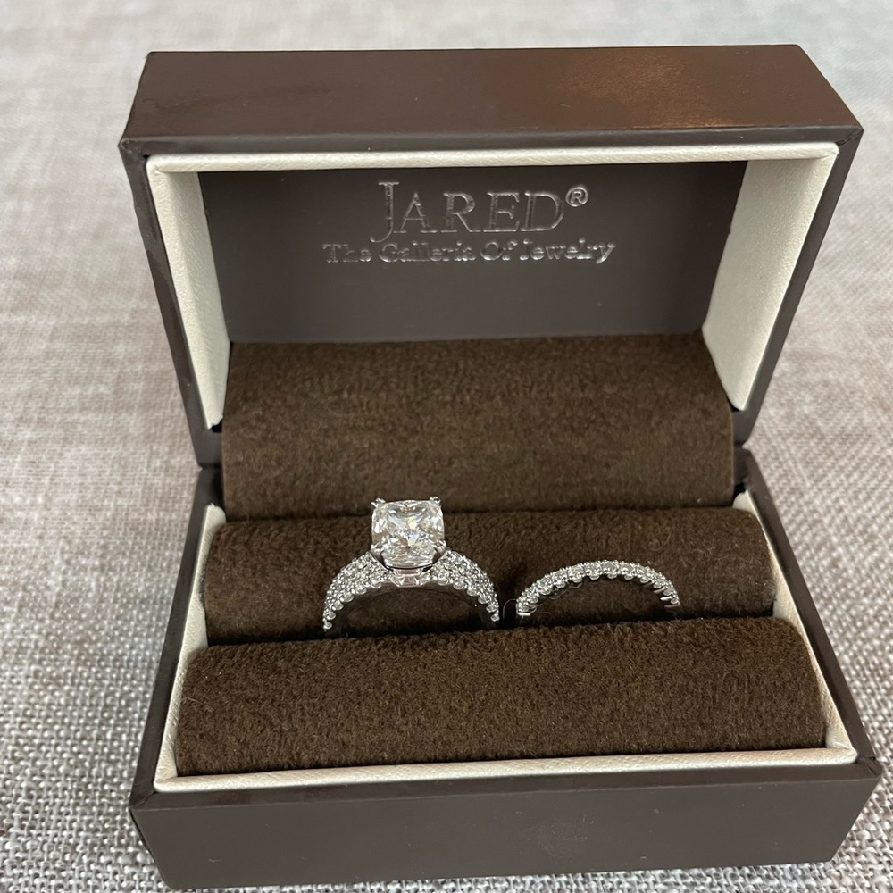 Diamond ring and matching band